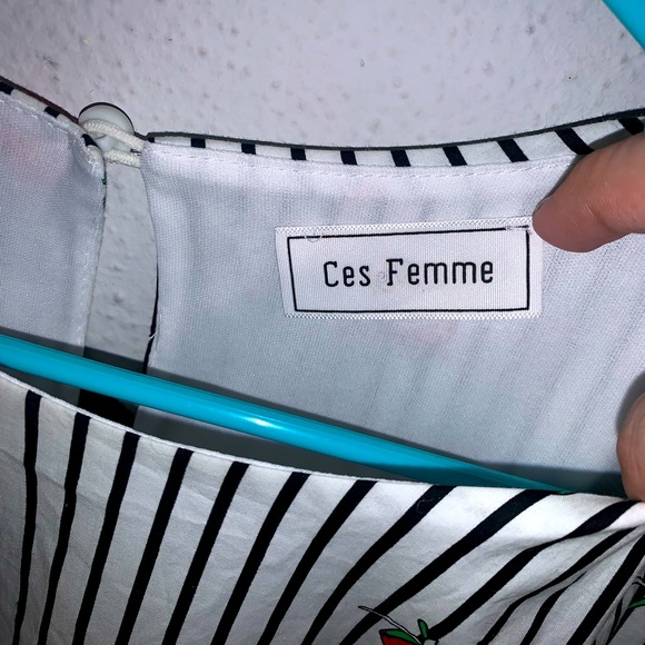 Strawberry shift dress 🍓 🍓🍓 - Picture 3 of 6